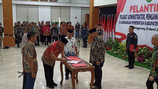 Pelantikan 170 pejabat administrator, pengawas dan fungsional di lingkungan. Foto istimewa