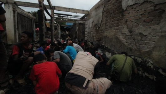 Berburu rejeki batu berharga