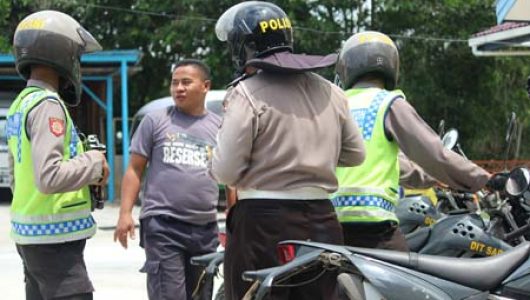Polisi bersiaga di Gereja Balikpapan