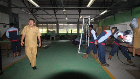 Praktek kerja siswa SMK 1 Balikpapan