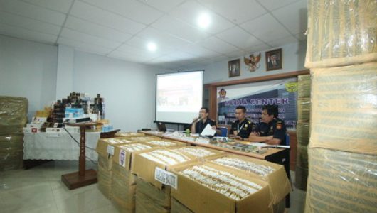 Sitaan jutaan rokok, alat sex, peluru tajam hingga air soft gun