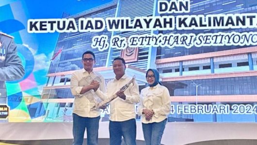 Wali Kota Samarinda dan mantan Kajati Kaltim. Foto istimewa