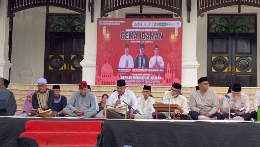 Gerakan Etam Mengaji di Halaman Kedaton Kesultanan Kutai Kartanegara ing Martadipura. Foto Istimewa