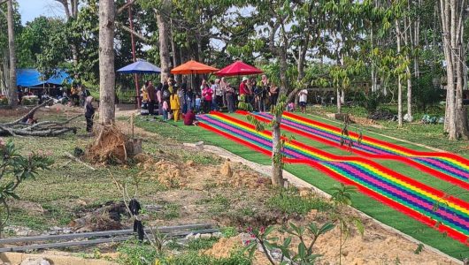 Suasana keseruan wahana  Rainbow Slide  di Emastri Park Batuah (Istimewa)