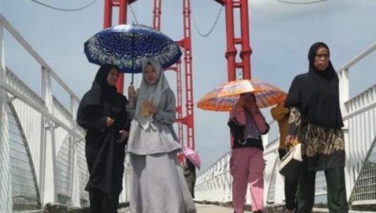 Suasana di Pulau Kumal, Tenggarong saat libur lebaran (Istimewa)