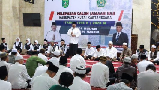 Suasana pelepasan keberangkatan jemaah haji asal Kukar (Istimewa)