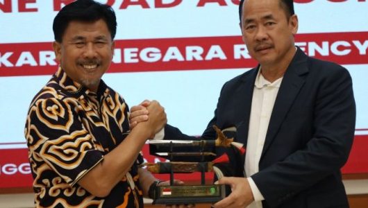 Sekkab Kukar, Sunggono saat memerima kunjungan dari OBOR (Istimewa)