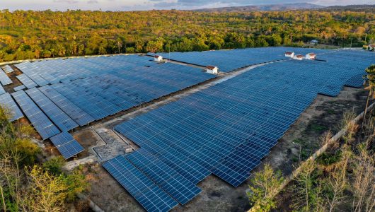 Ilustrasi Pembangkit Listrik Tenaga Surya (PLTS) Oelpuah berkapasitas 5 megawatt peak (MWp) sebagai pembangkit EBT yang berlokasi di Kabupaten Kupang, Nusa Tenggara Timur. Foto PLN