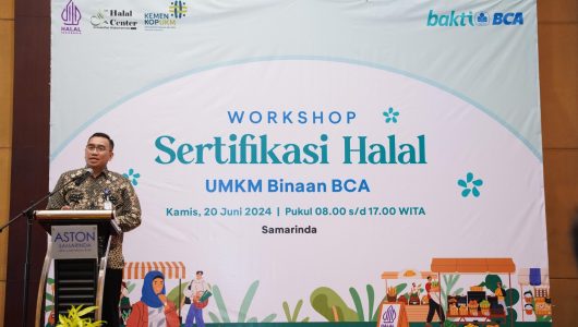 Ade Bachtiar, Kepala Cabang Utama BCA Samarinda dalam Workshop Sertifikasi Halal UMKM, Kamis (20/6/2024). Foto BCA