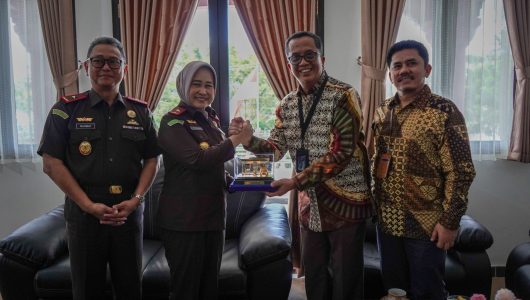 Kolaborasi infrastruktur listrik antara PLN Kaltimra dan Kejati Kaltara. Foto PLN