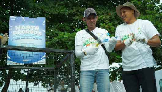 Aksi bersih-bersih pantai bertajuk Zero Waste Warriors yang digelar PLN Unit Induk Distribusi Kalimantan Timur dan Kalimantan Utara (UID Kaltimra) di Pantai Mulawarman, Kamis (12/6/2025). Foto PLN