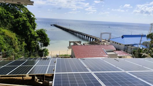 Pemerintah meresmikan operasional 47 Pembangkit Listrik Tenaga Surya (PLTS) yang tersebar di 47 desa pada 11 provinsi di Indonesia. Foto PLN