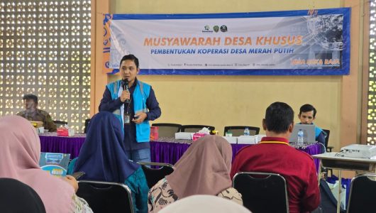 PLN Unit Pelaksana Pelayanan Pelanggan (UP3) Nusantara menggelar sosialisasi layanan kelistrikan kepada warga Desa Sukaraja, Kecamatan Sepaku, Kalimantan Timur, Senin (30/6/2025). Foto PLN