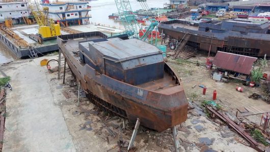 PT PLN (Persero) melalui Unit Induk Distribusi Kalimantan Timur dan Kalimantan Utara (UID Kaltimra) terus memperkuat sektor kemaritiman. Foto PLN