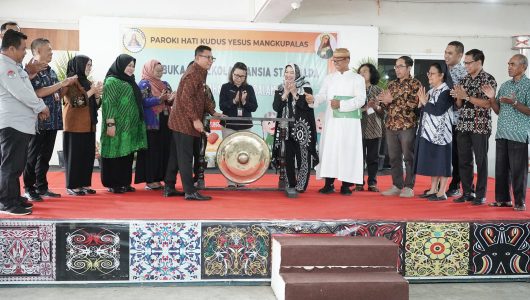 Wakil Wali Kota Samarinda, Saefuddin Zuhri, meresmikan Sekolah Lansia St. Matilda di Kelurahan Rapak Dalam, Kecamatan Loa Janan Ilir Samarinda. Foto istimewa