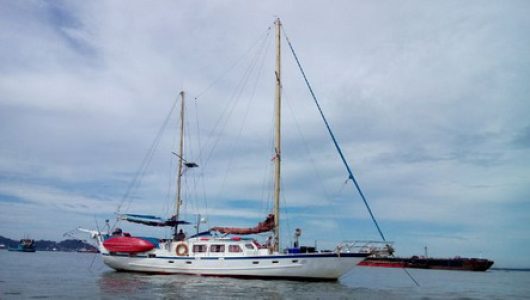 Yacht Colona II